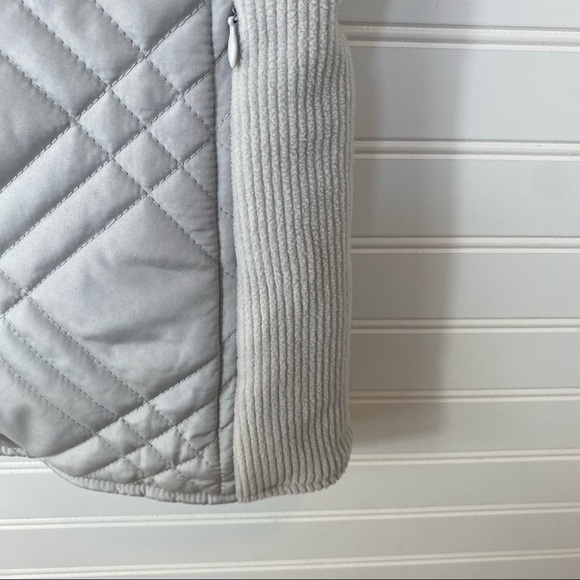 Izod Puffer Vest Reversible Zip Up Fleece  Lightweight Grayish White Vest Sz M - Picture 4 of 12